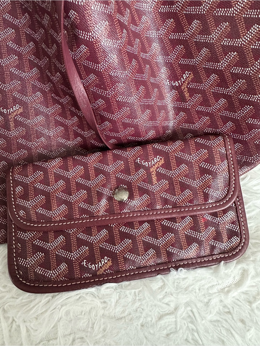 Goyard Saint Louis GM Tote in Burgundy Color - Picture 6 of 14